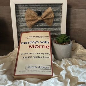 Mitch Albom Runaway Best Seller Tuesdays With Morrie Paperback Book